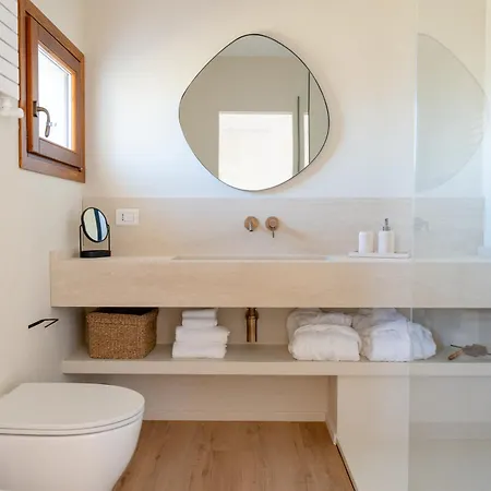 度假居 La Casa Di Ernino 托尔托雷托